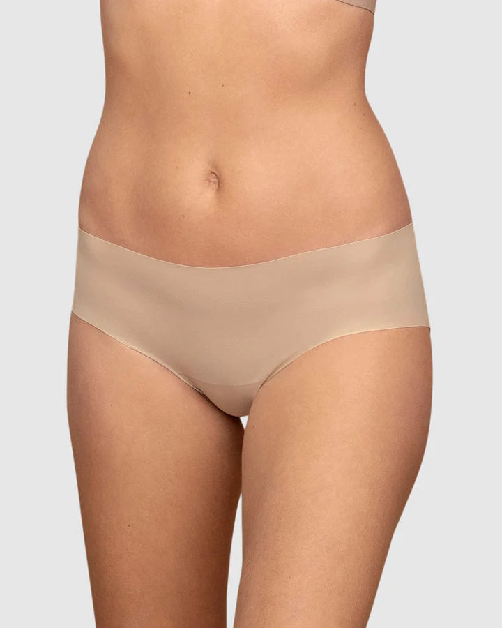 Panty hipster invisible ultraplano sin elásticos y de pocas costuras